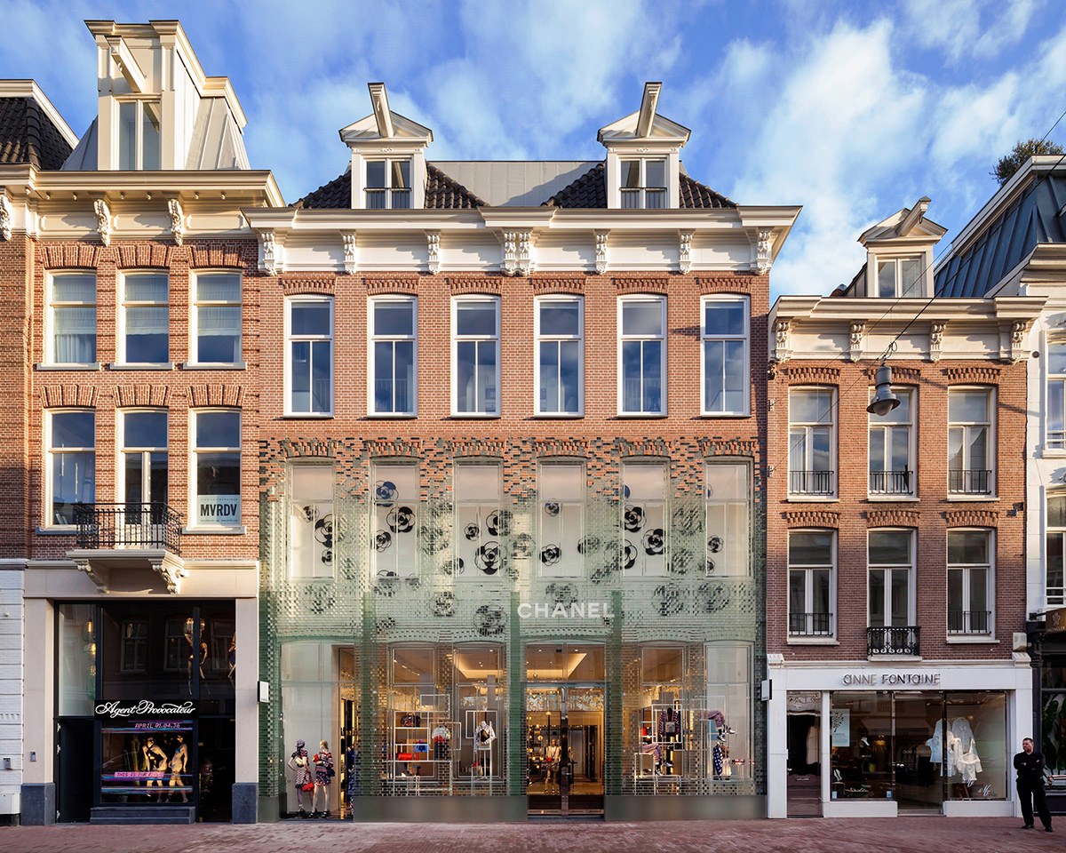 chanel-amsterdam-glass-bricks-store|chanel-amsterdam-glass-bricks-store-2|chanel-amsterdam-glass-bricks-store-3|chanel-amsterdam-glass-bricks-store-1|chanel-amsterdam-glass-bricks-store-4